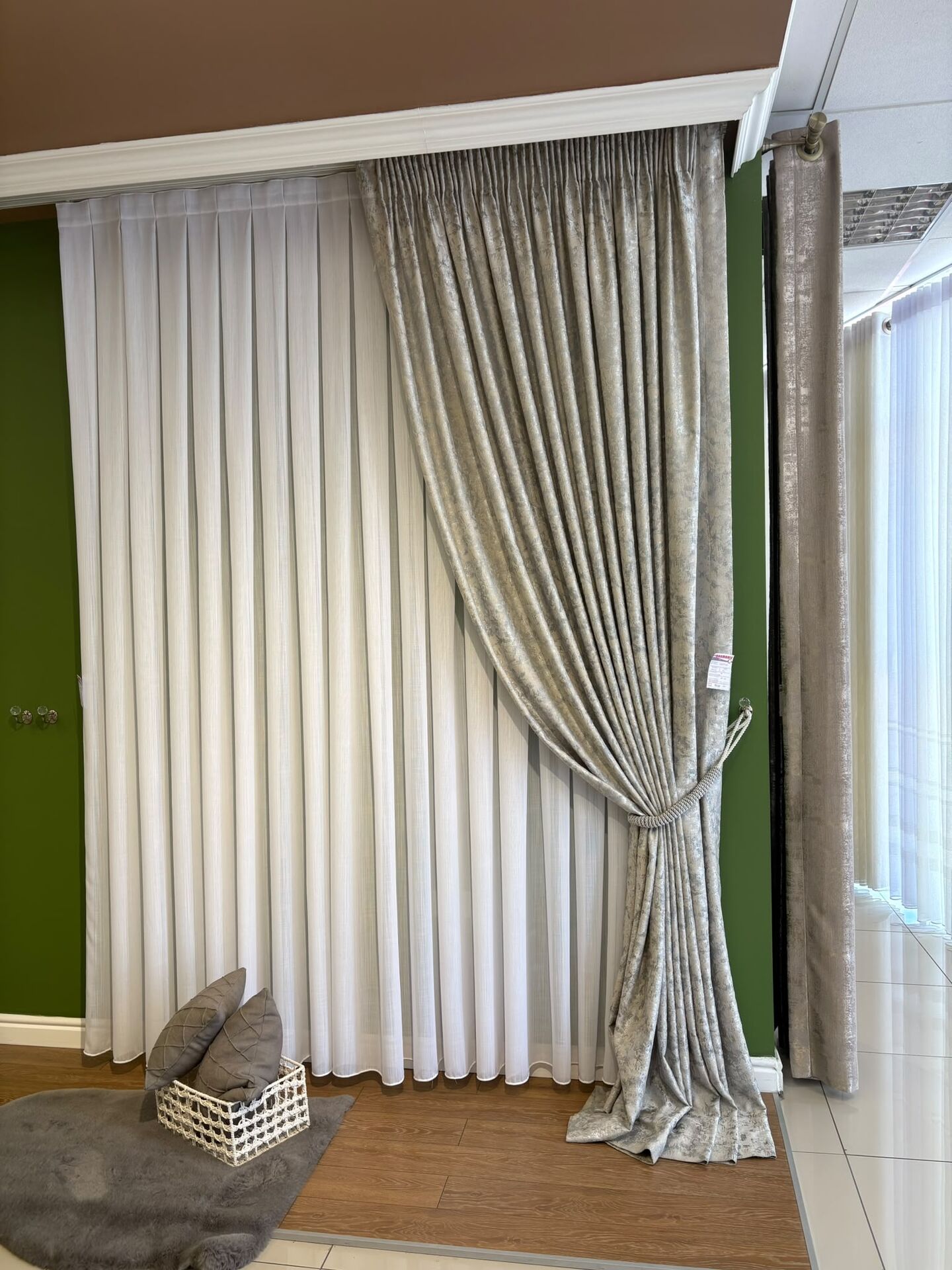Curtains style 10